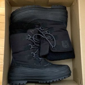 Mens Helly Hansen Winter boots, size 9.5